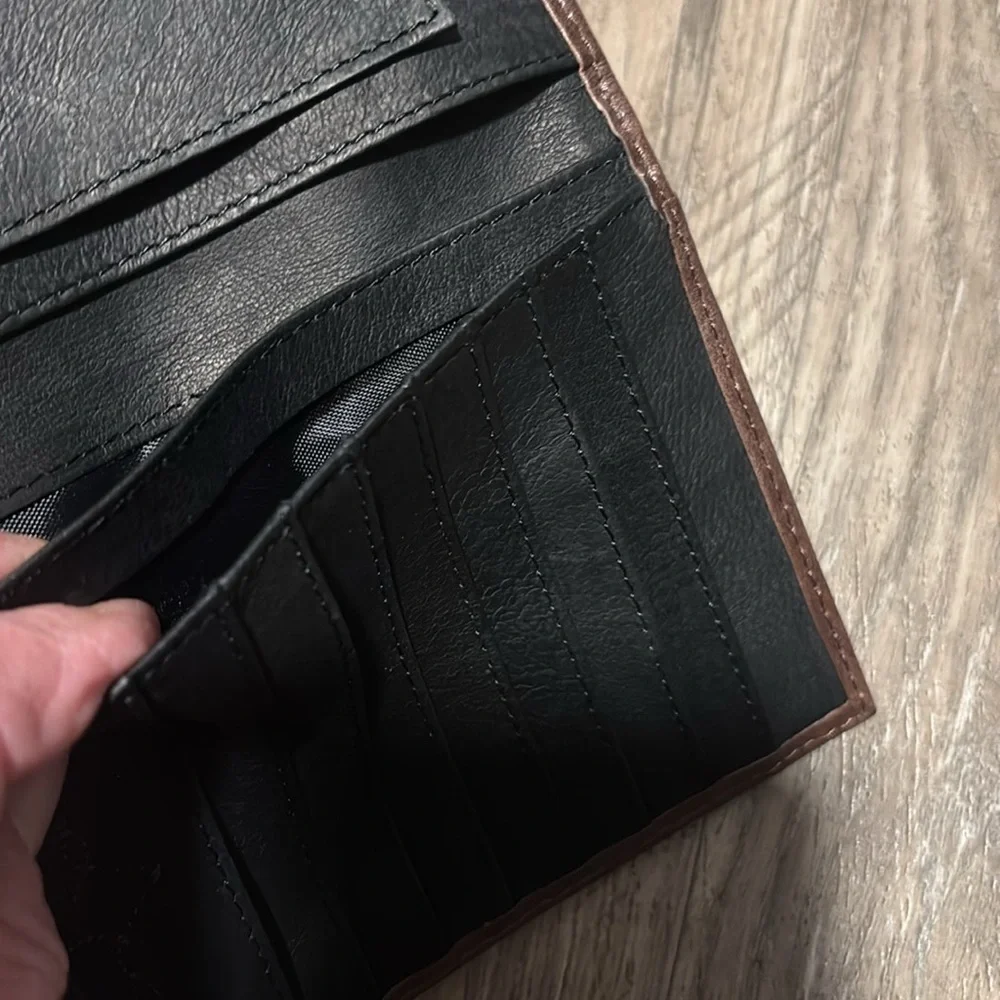 Justin Rodeo Genuine Leather Low Profile,RFID,8 card slots,slip pockets,Concho